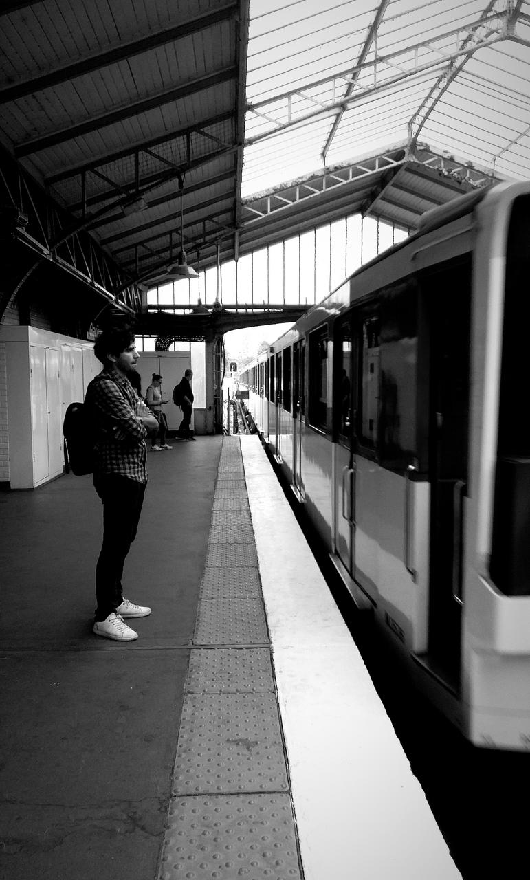 Paris, métro ligne 6 @ station Glacière