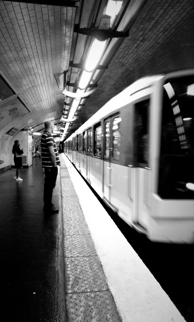 Paris, métro ligne 12 @ station Montparnasse-Bienvenüe