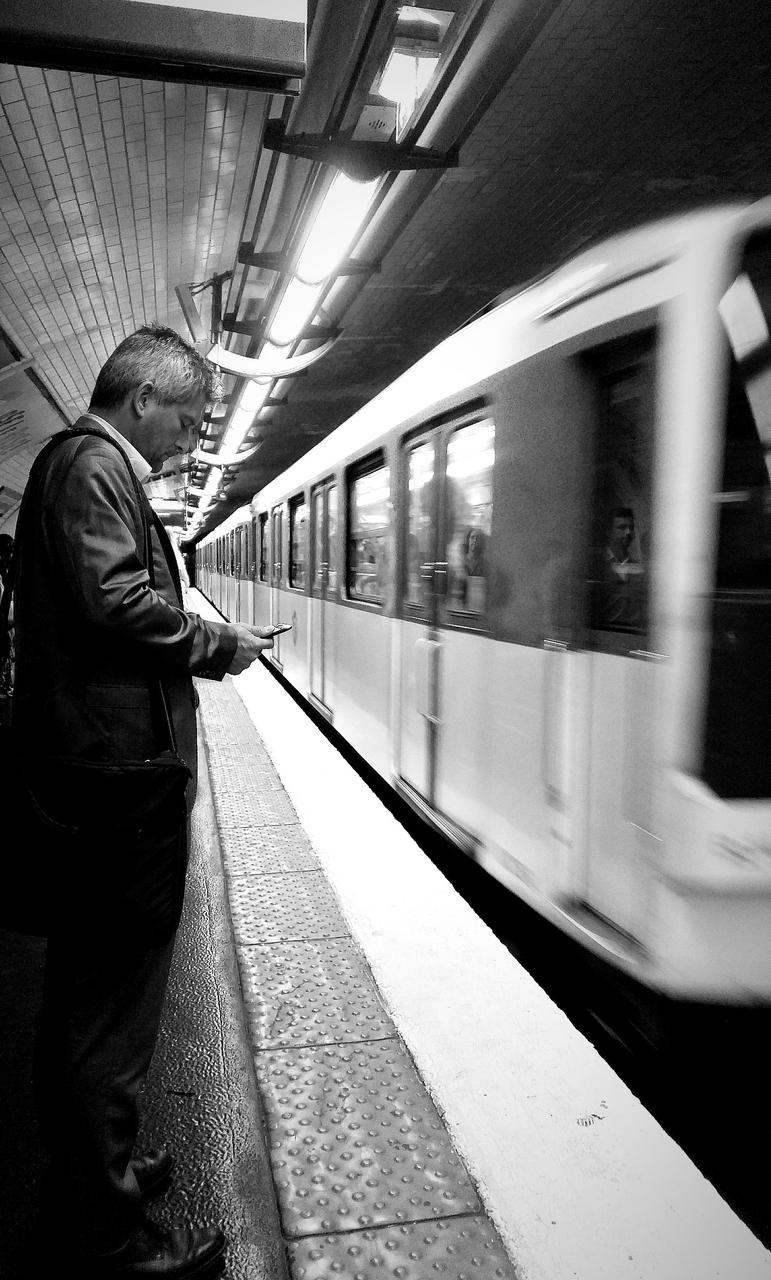 Paris, métro ligne 12 @ Montparnasse