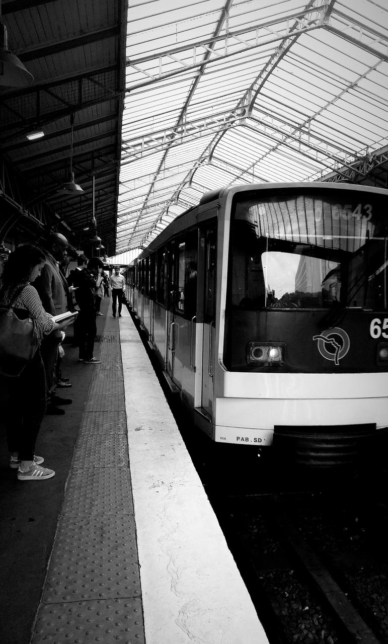 Paris, métro ligne 6 @ station Glacière