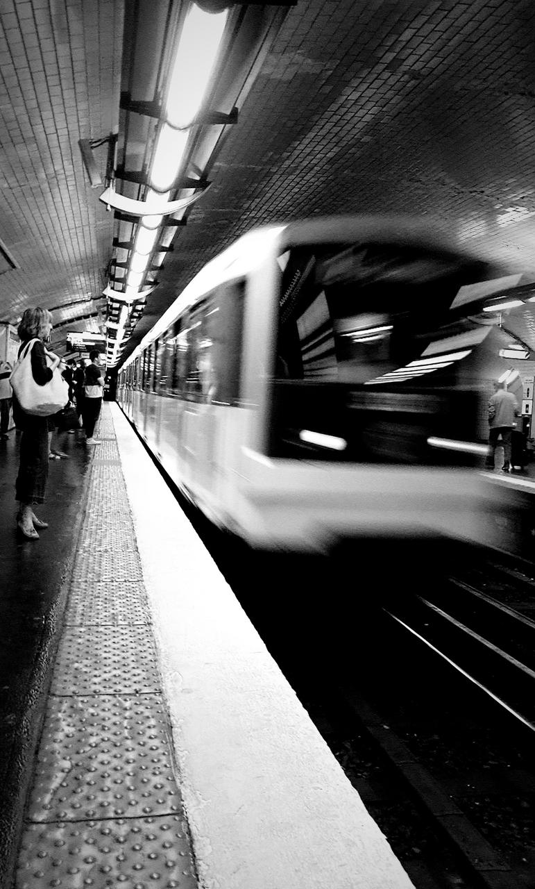 Paris, métro ligne 12 @ station Montparnasse-Bienvenüe