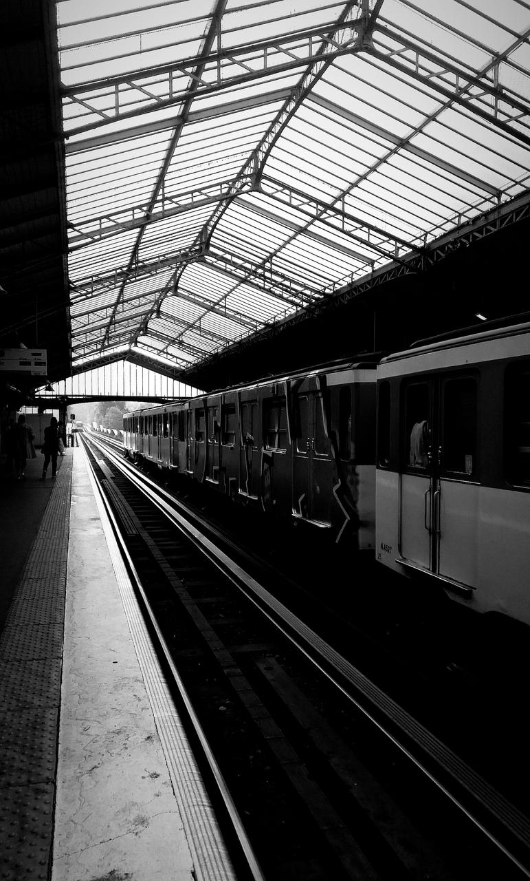 Paris, métro ligne 6 @ station Glacière