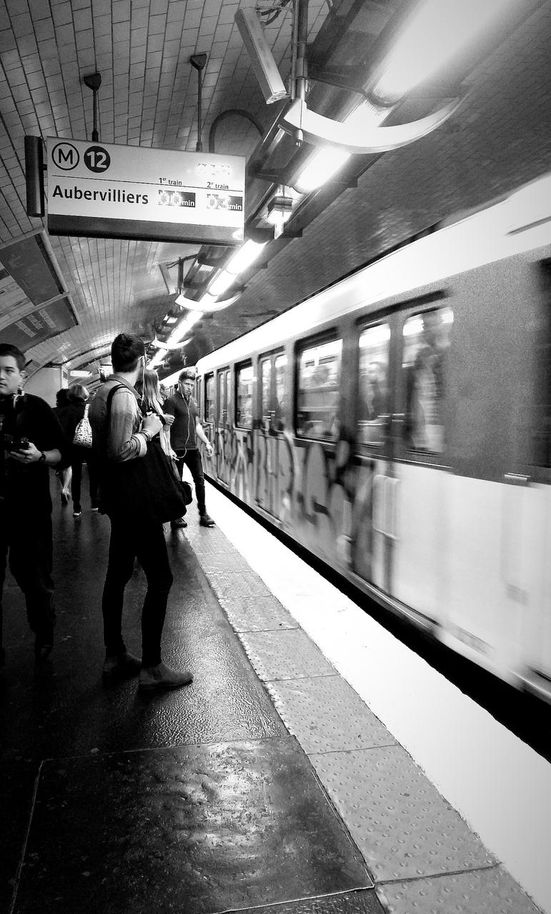 Paris, métro ligne 12 @ station Montparnasse-Bienvenüe