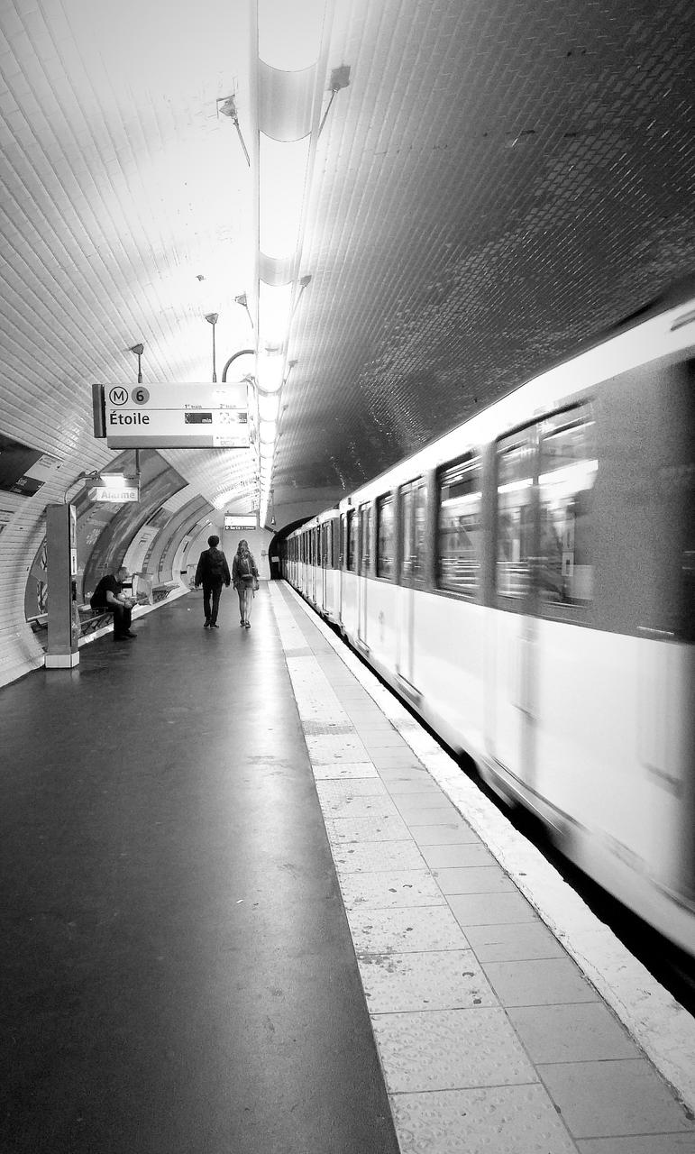 Paris, métro ligne 6 @ station Bercy