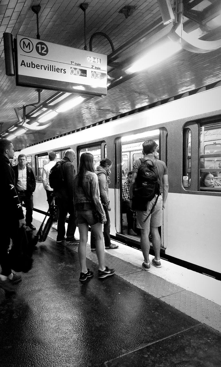 Paris, métro ligne 12 @ station Montparnasse-Bienvenüe