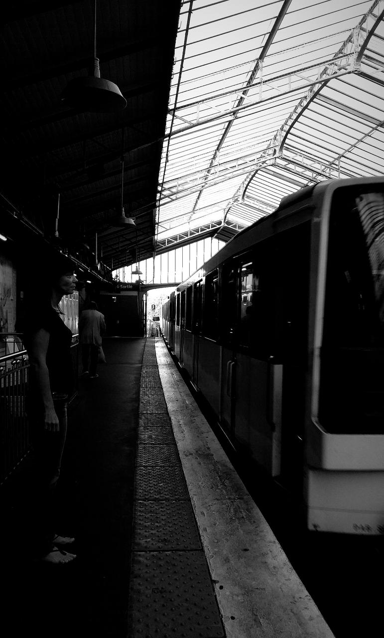 Paris, métro ligne 6 @ station Glacière
