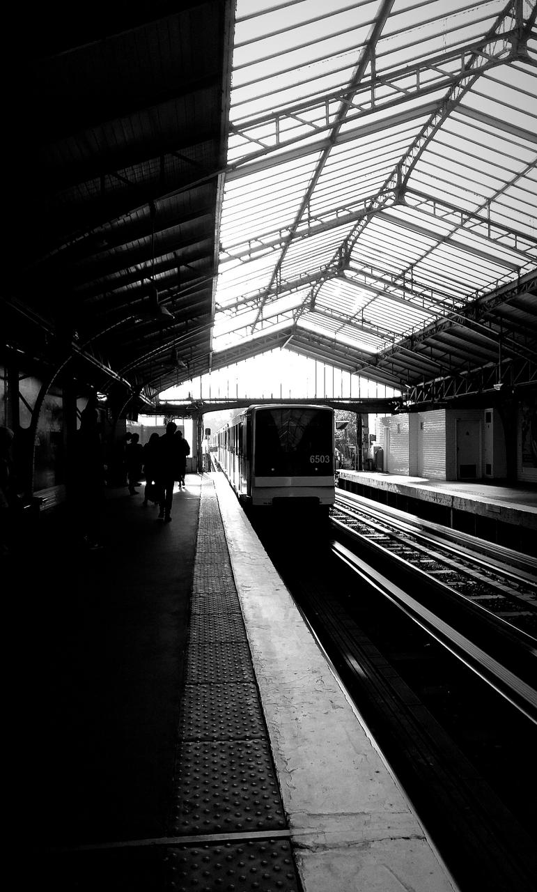 Paris, métro ligne 6 @ station Glacière