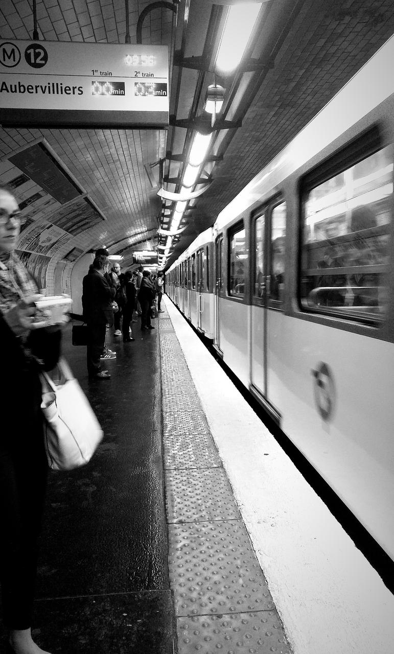 Paris, métro ligne 12 @ station Montparnasse-Bienvenüe