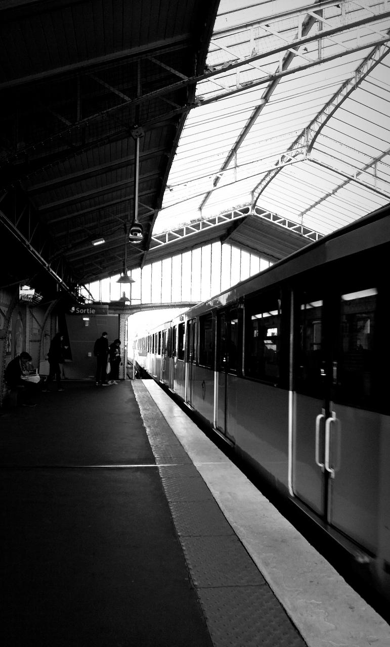 Paris, métro ligne 6 @ station Glacière