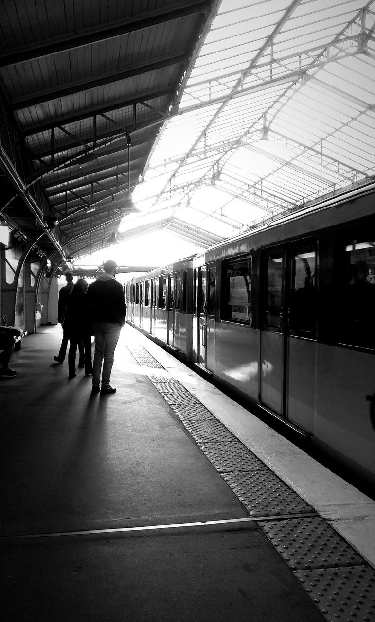 Paris, métro ligne 6 @ station Glacière