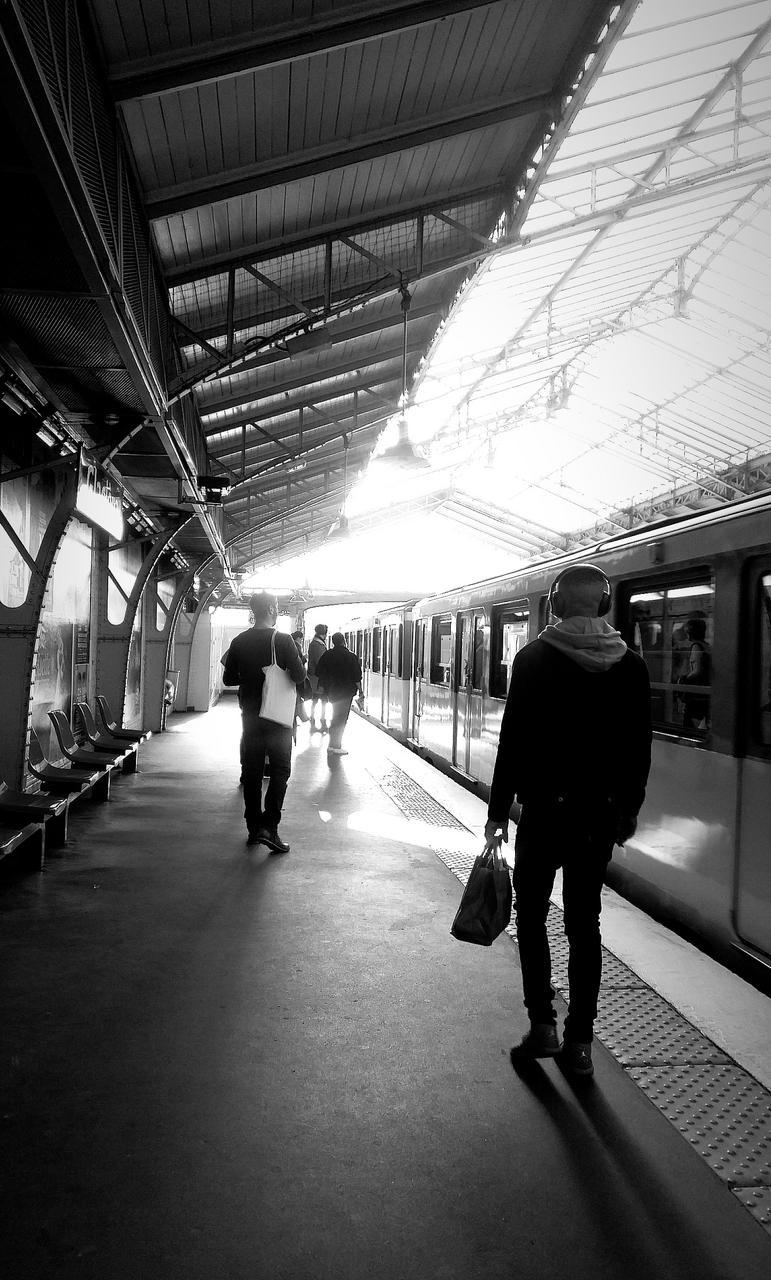 Paris, métro ligne 6 @ station Glacière