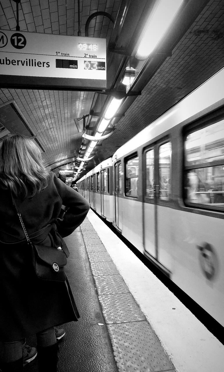 Paris, métro ligne 12 @ station Montparnasse-Bienvenüe