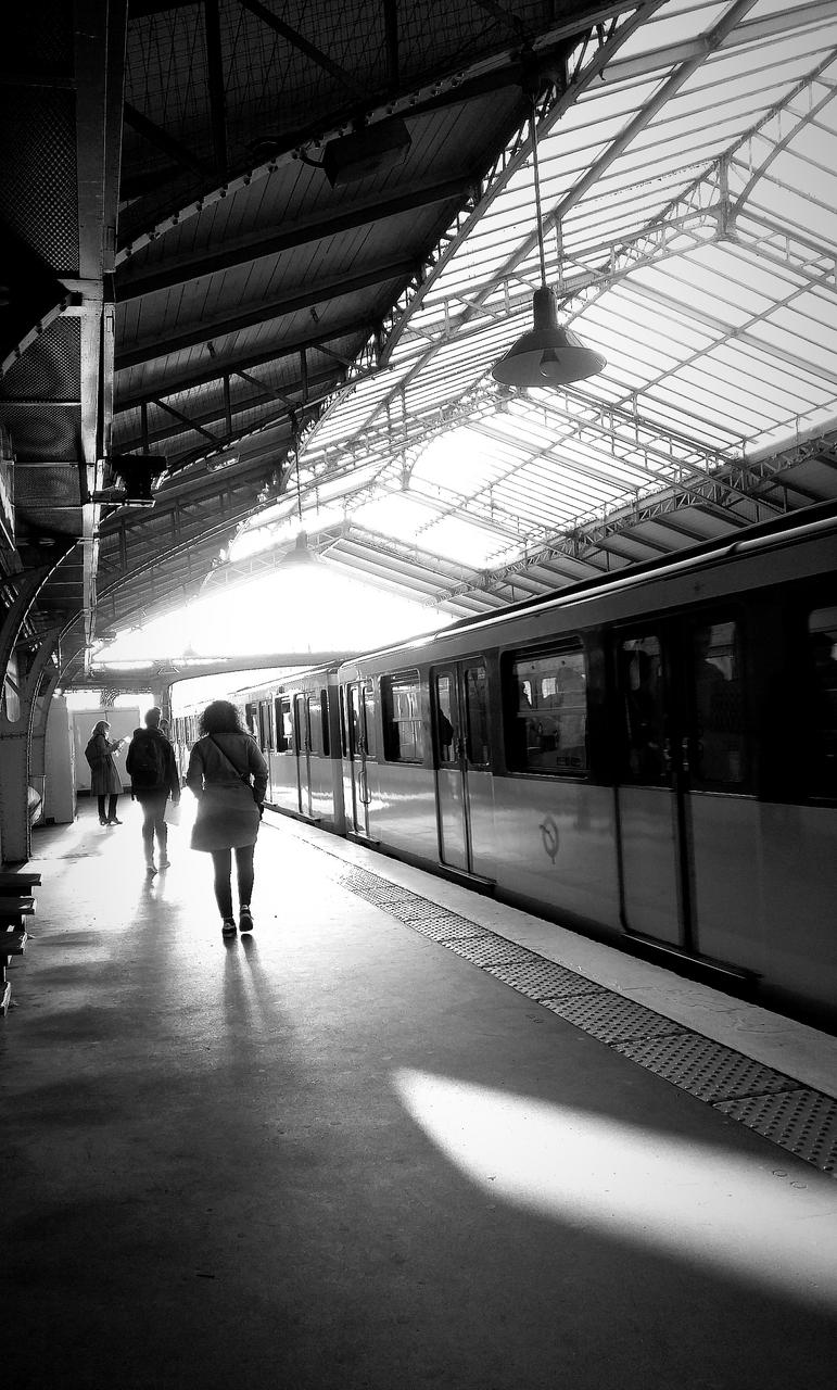 Paris, métro ligne 6 @ station Glacière