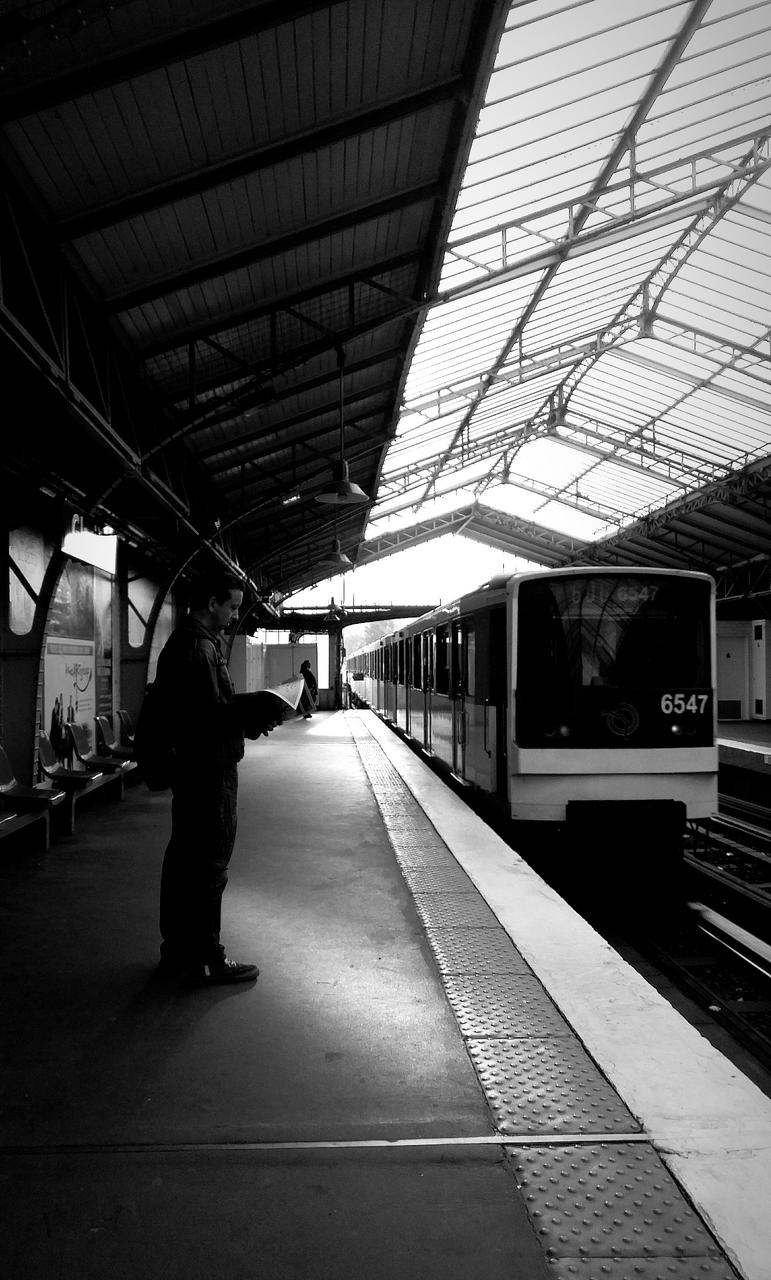 Paris, métro ligne 6 @ station Glacière