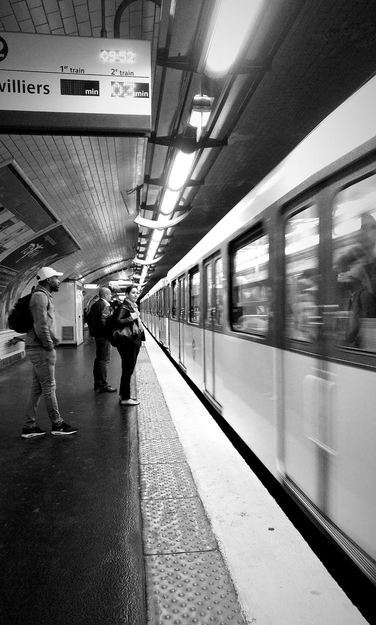 Paris, métro ligne 12 @ station Montparnasse-Bienvenüe