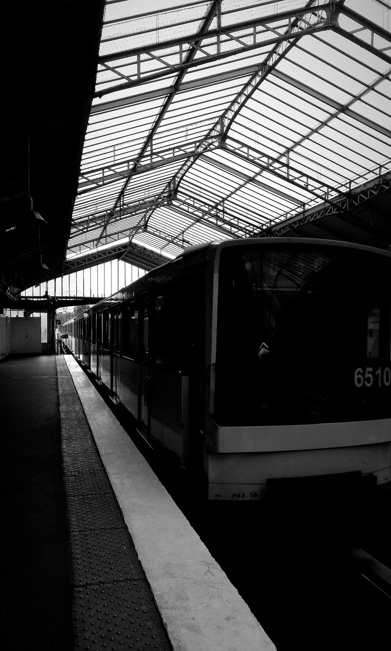 Paris, métro ligne 6 @ Glacière