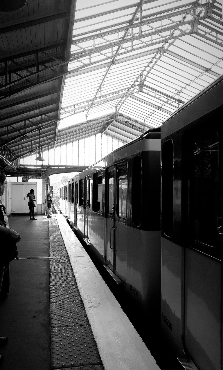 Paris, métro ligne 6 @ Glacière