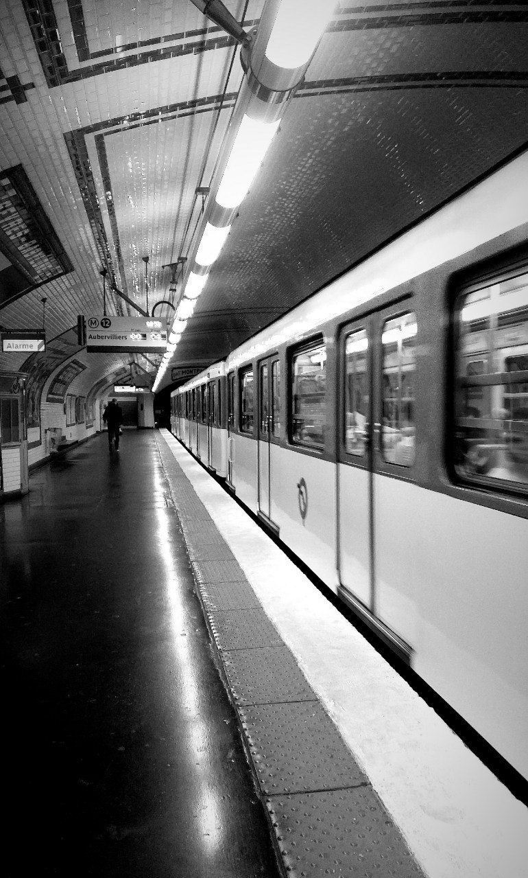Paris, métro ligne 12 @ Sèvres-Babylone