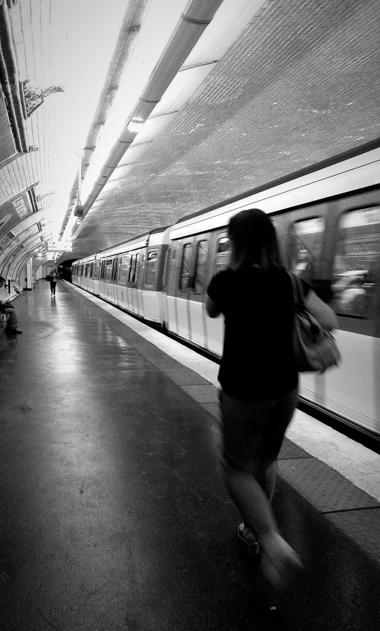 Paris, métro ligne 8 @ station Porte-Dorée