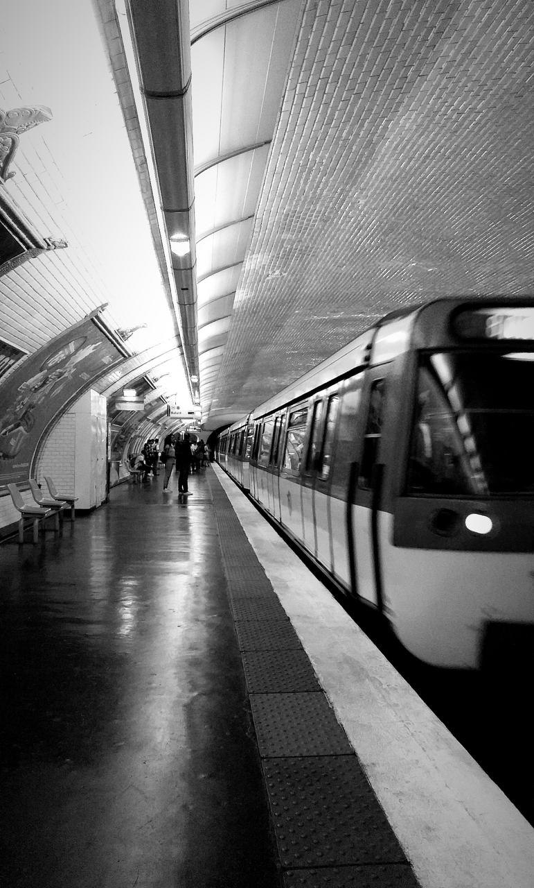 Paris, métro ligne 8 @ station Michel-Bizot