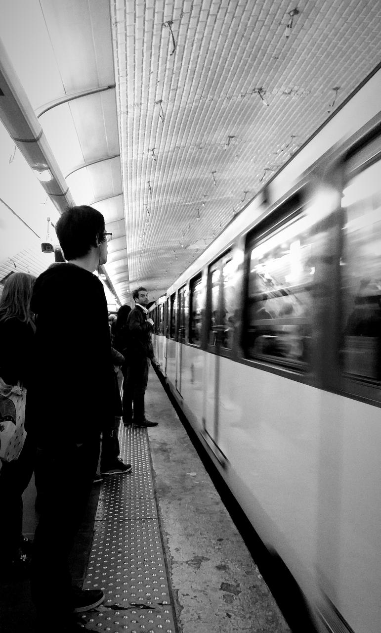 Paris, métro ligne 12 @ station Sèvres-Babylone