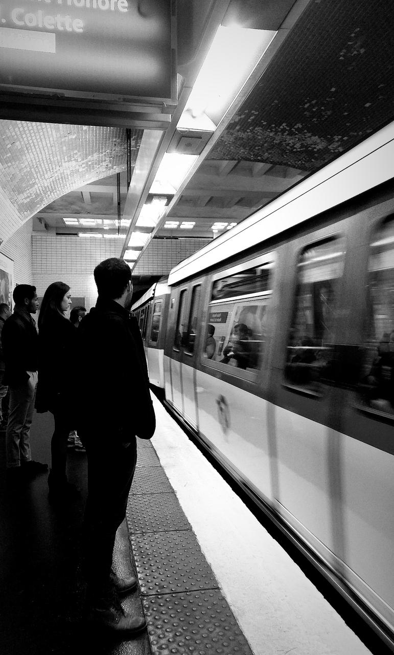 Paris, métro ligne 7 @ station Palais-Royal - Musée du Louvre